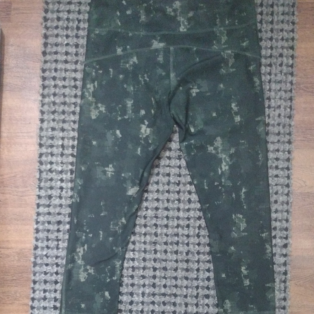 Green Camouflage Leggings - Picture 5 of 5